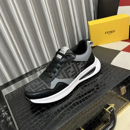 フェンディ カジュアルシューズ