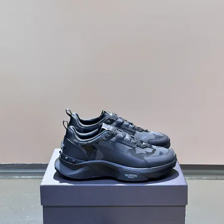 ヴァレンティノ カジュアルシューズ