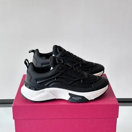 ヴァレンティノ カジュアルシューズ