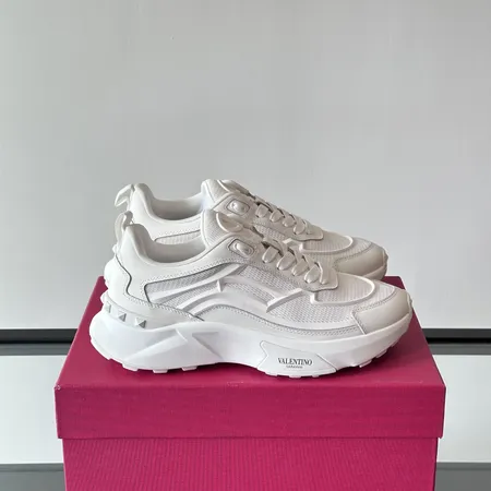 ヴァレンティノ カジュアルシューズ