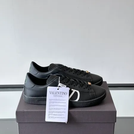 ヴァレンティノ カジュアルシューズ
