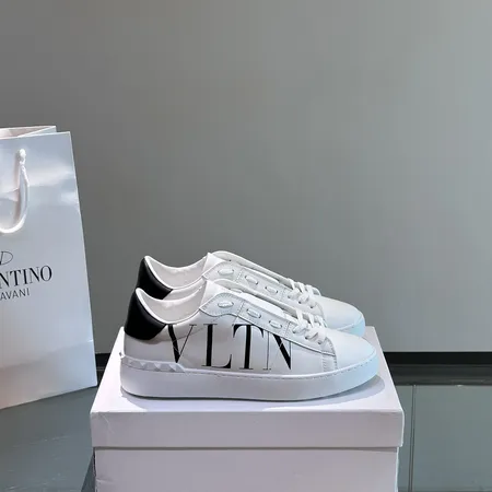 ヴァレンティノ カジュアルシューズ