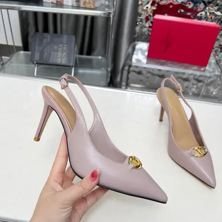 ヴァレンティノ サンダル