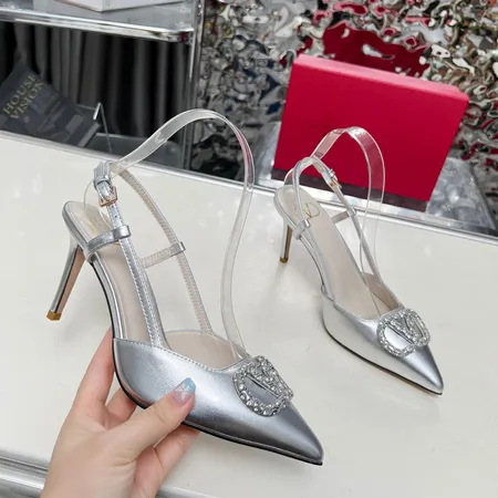 ヴァレンティノ サンダル