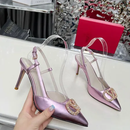 ヴァレンティノ サンダル