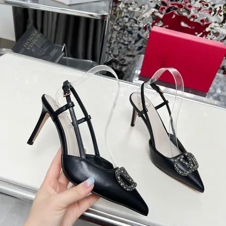 ヴァレンティノ サンダル