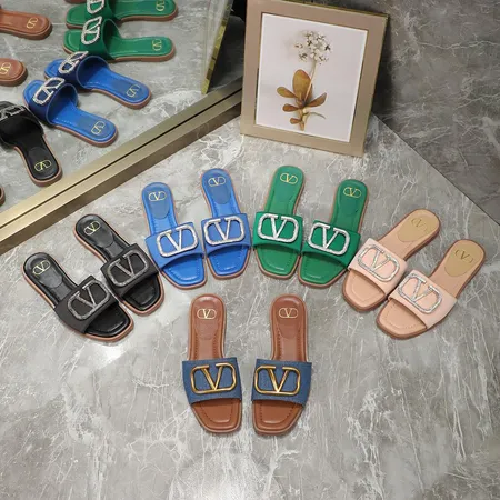 ヴァレンティノ スリッパ