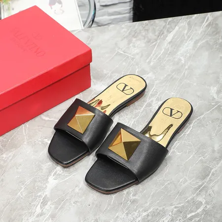 ヴァレンティノ スリッパ