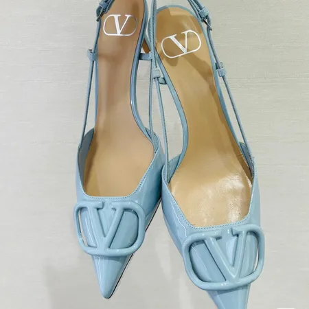 ヴァレンティノ サンダル