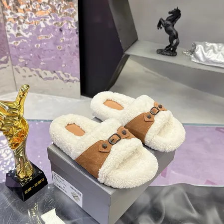 バレンシアガ スリッパ