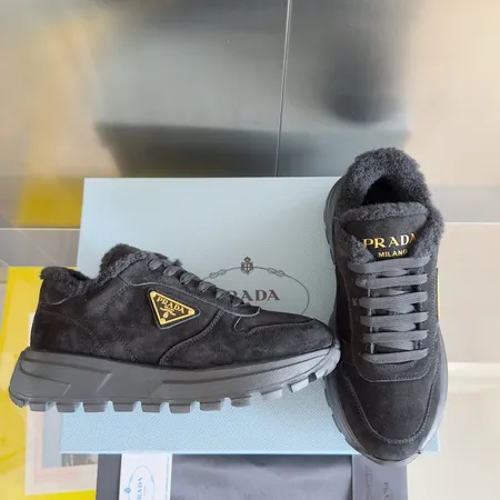 プラダ スニーカー