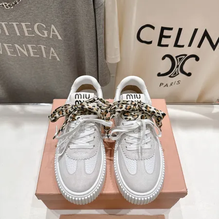 ミュウミュウ カジュアルシューズ