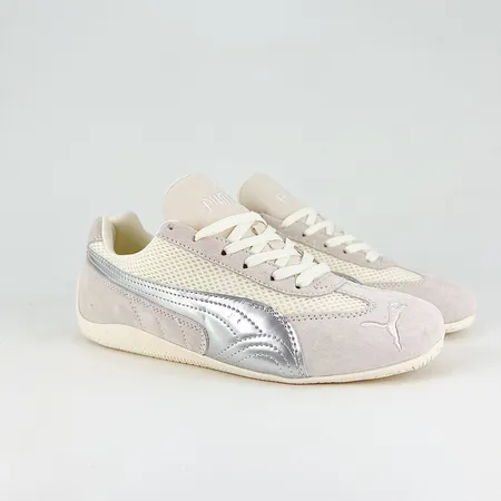 プーマ スニーカー