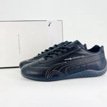 プーマ スニーカー