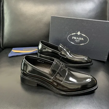 プラダ ビジネスシューズ