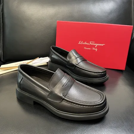 フェラガモ ビジネスシューズ
