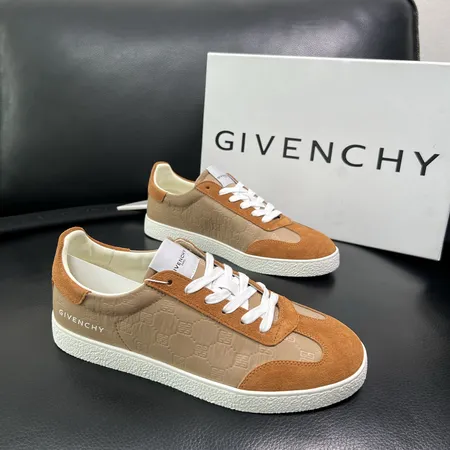 ジバンシィ カジュアルシューズ