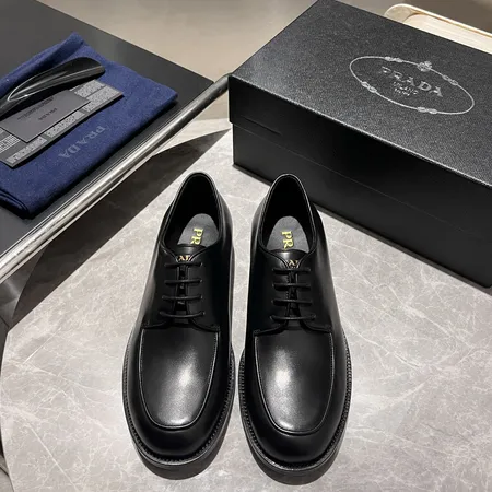 プラダ ビジネスシューズ