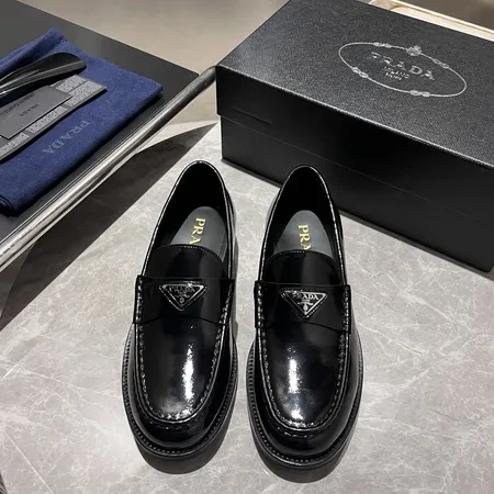 プラダ ビジネスシューズ