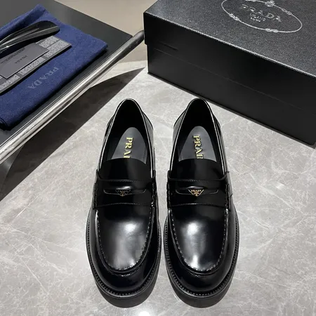 プラダ ビジネスシューズ