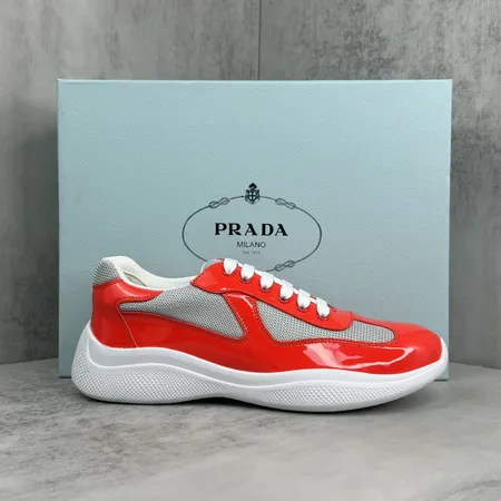 プラダ スニーカー