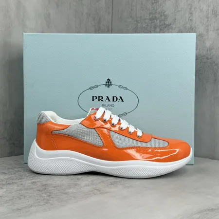 プラダ スニーカー