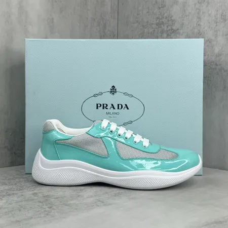 プラダ スニーカー