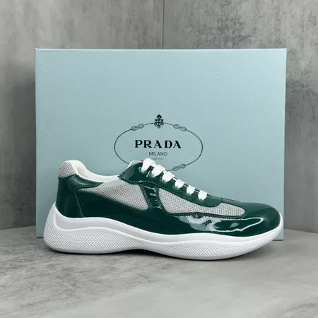 プラダ スニーカー