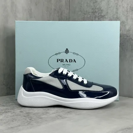プラダ スニーカー