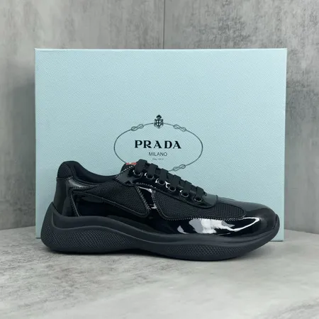プラダ スニーカー