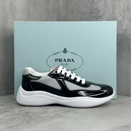 プラダ スニーカー