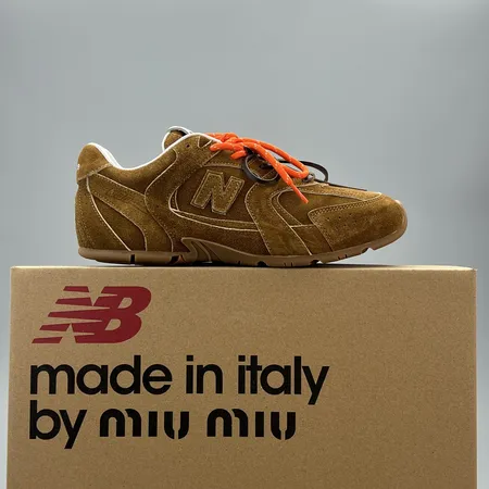 ミュウミュウ スニーカー