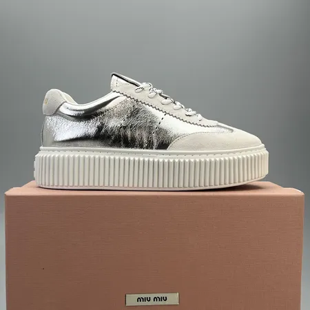 ミュウミュウ カジュアルシューズ