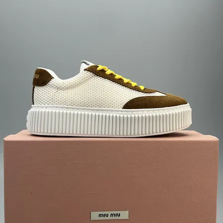 ミュウミュウ カジュアルシューズ