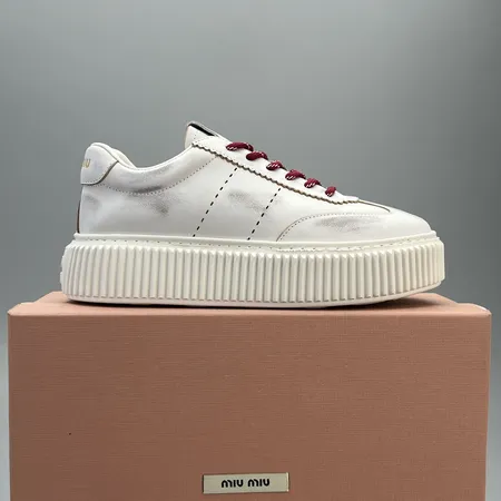 ミュウミュウ カジュアルシューズ