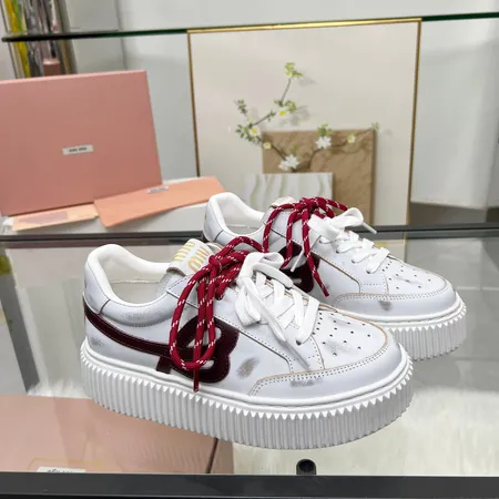 ミュウミュウ カジュアルシューズ