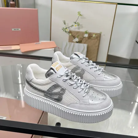 ミュウミュウ カジュアルシューズ