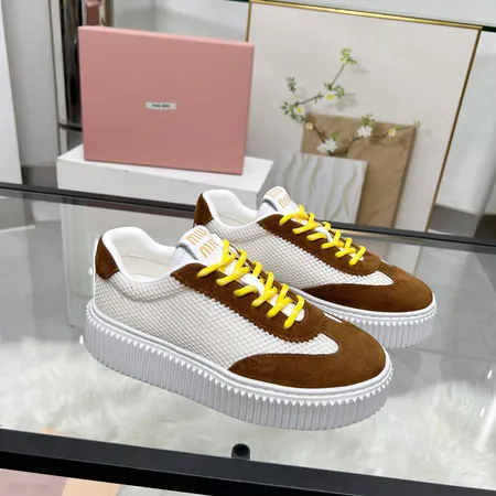 ミュウミュウ カジュアルシューズ