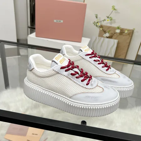 ミュウミュウ カジュアルシューズ