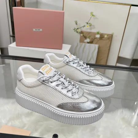 ミュウミュウ カジュアルシューズ