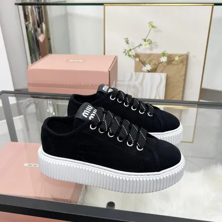 ミュウミュウ カジュアルシューズ