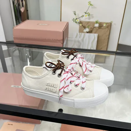 ミュウミュウ カジュアルシューズ