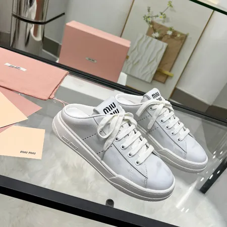 ミュウミュウ カジュアルシューズ