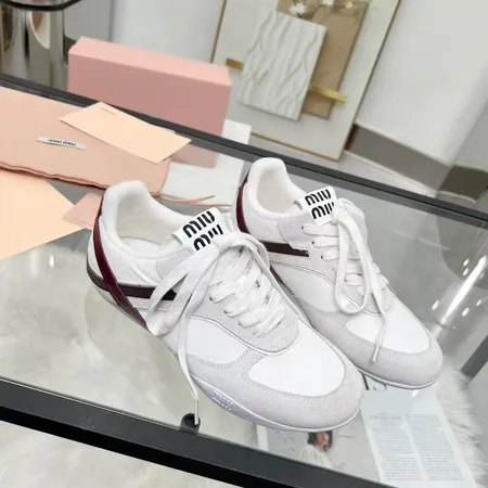 ミュウミュウ カジュアルシューズ