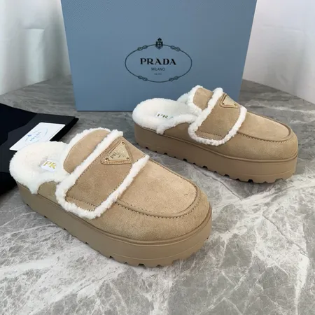 プラダ スリッパ