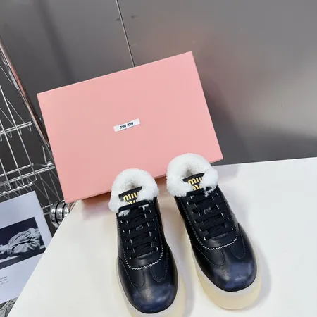 ミュウミュウ カジュアルシューズ