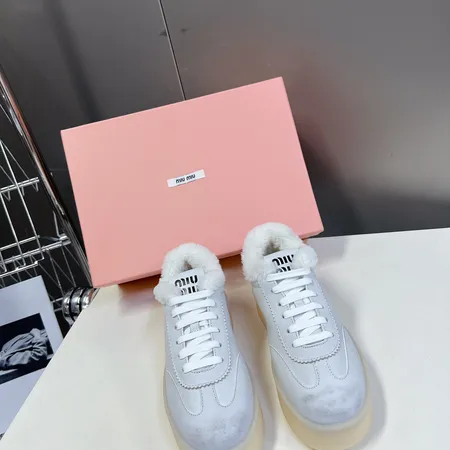 ミュウミュウ カジュアルシューズ