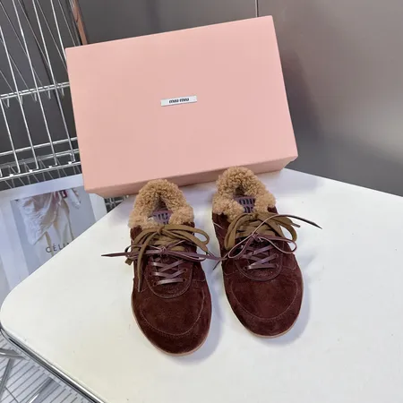 ミュウミュウ カジュアルシューズ