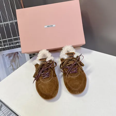 ミュウミュウ カジュアルシューズ