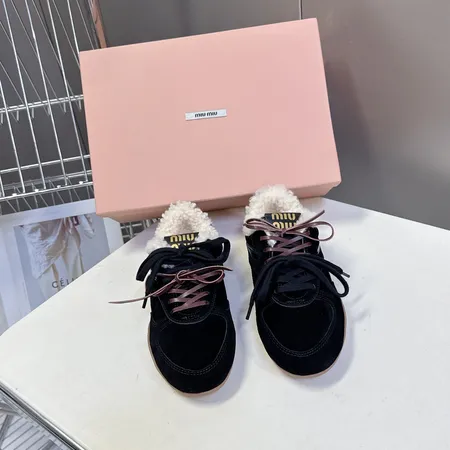 ミュウミュウ カジュアルシューズ